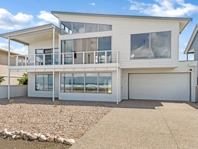 Family Home, Custom Home, New Home, Two Storey, Builders, Design, Middleton SA, Fleureiu, Roller Door, Balustrades, Large Windows