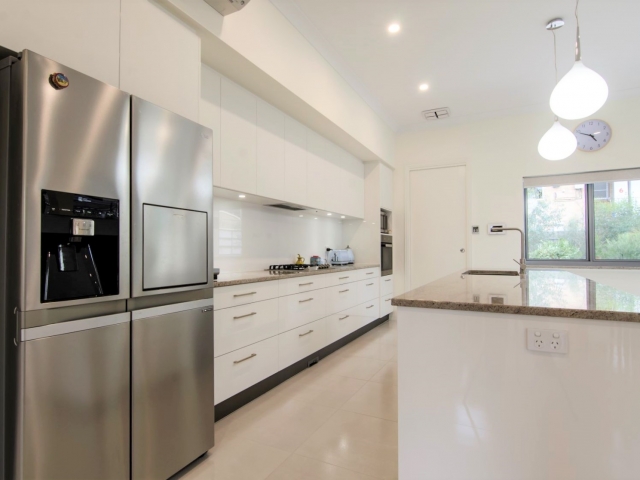 Custom Home, New Home, Family Home, Builders, Design, Tusmore, Adelaide, Two Storey, Modern, Kitchen, Drawers, Feature Lights, Counter Top, Gas Stove Top